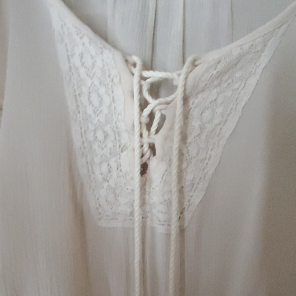 Tops - Picture 2 of 4